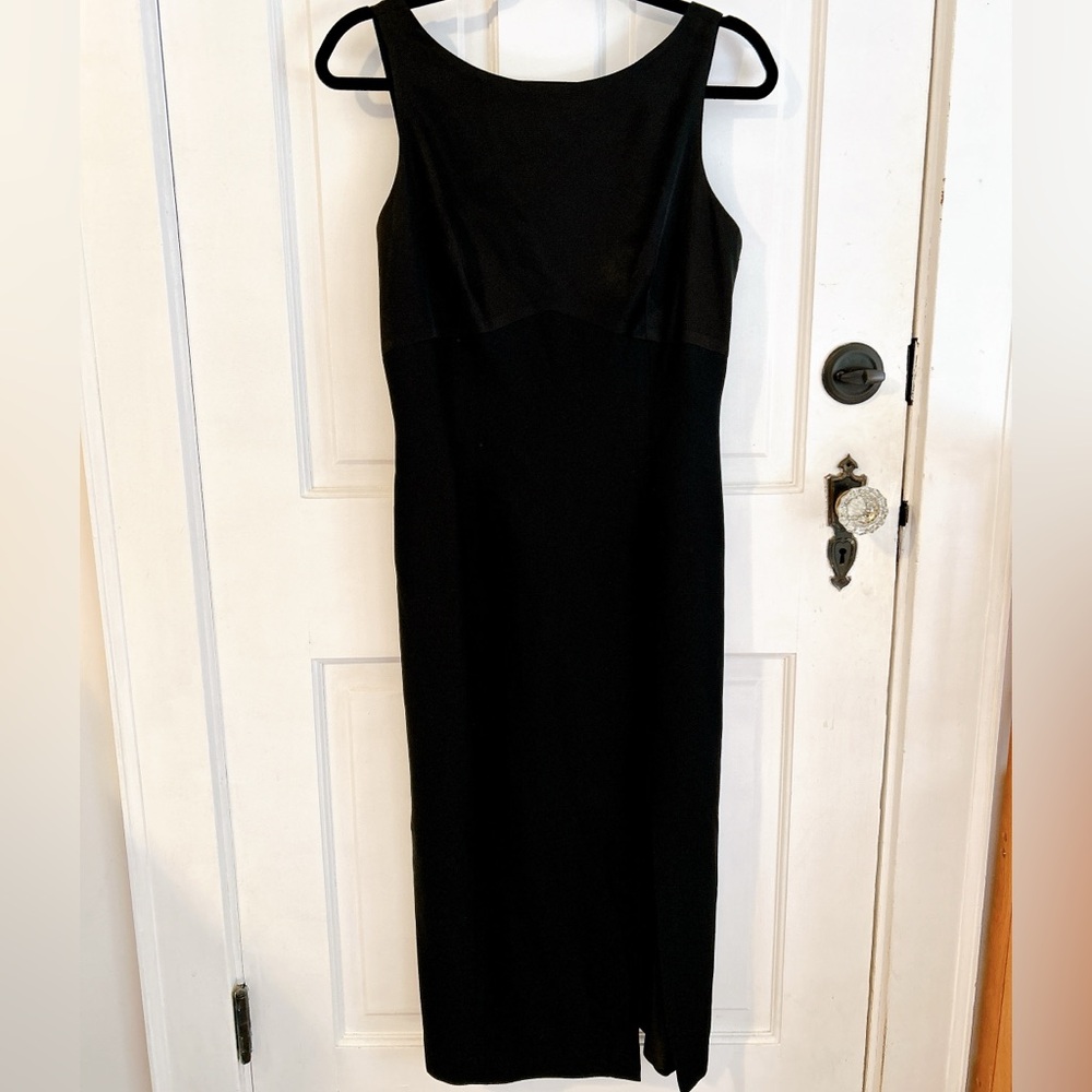 Elegant Black Sleeveless Sheath Midi Dress